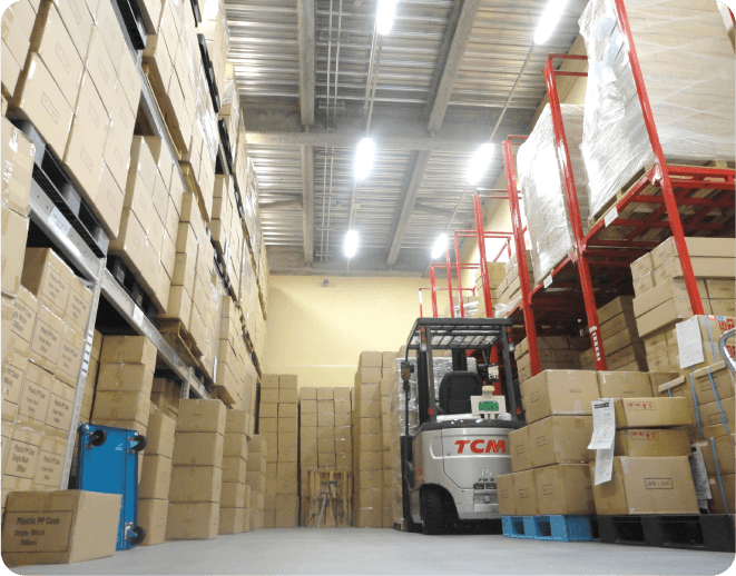 協和産業のパッケージング・包装・梱包サービスに使われる自社工場 / 倉庫内 / 設備
